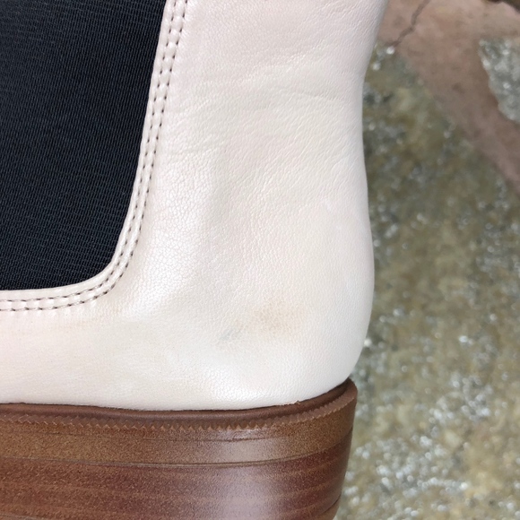 Clarks Size 7.5 Taylor Shine Chelsea Bootie - Picture 5 of 8